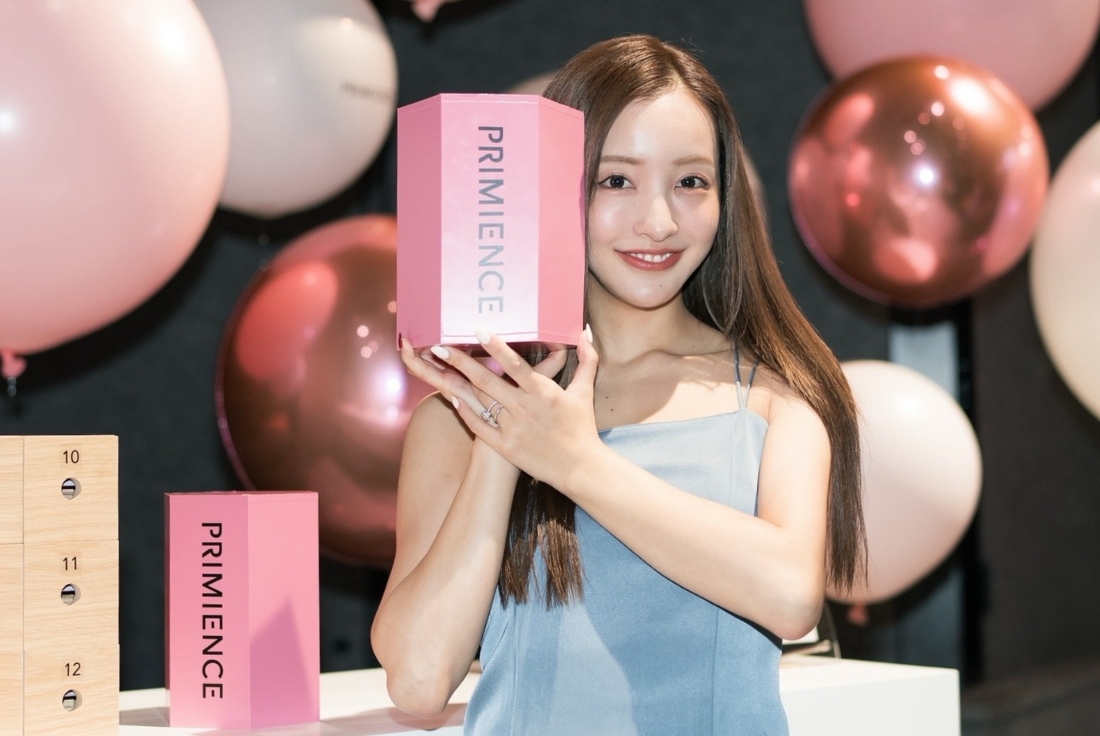 板野友美も登場、「プリミエンスフェス」で透ける光とツヤのカラーを